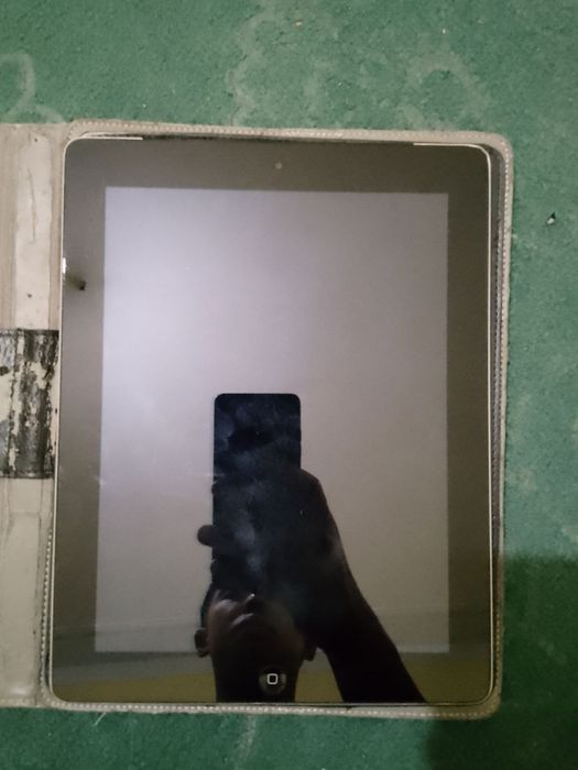 Ipad air 2 16gb. Bonus зарядчик чехол