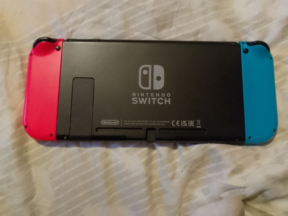 Vând Nintendo Switch