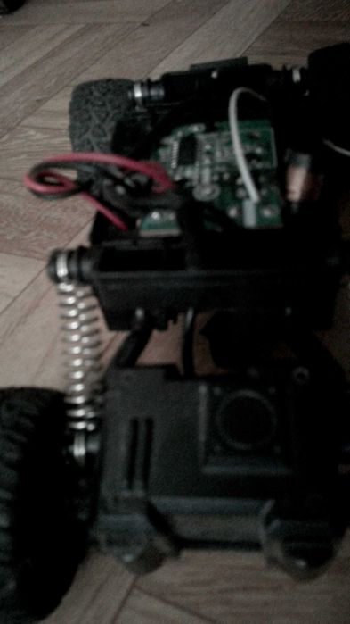 Продам детскую машинку на р/у