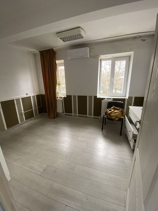 Inchiriez spatiu comercial ultracentral, piata noua 110 m2
