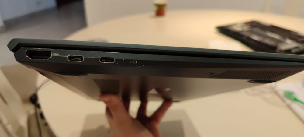 Vand Laptop Asus Zenbook14 UM425Q