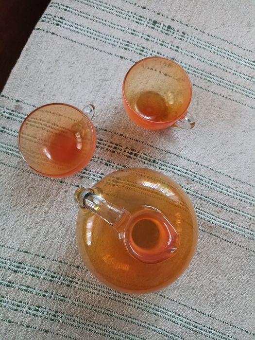 Цветно стъкло.Плато,чаши и комплект 2 чаши с кана.