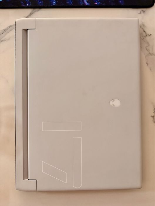 Laptop Alienware m17 r2