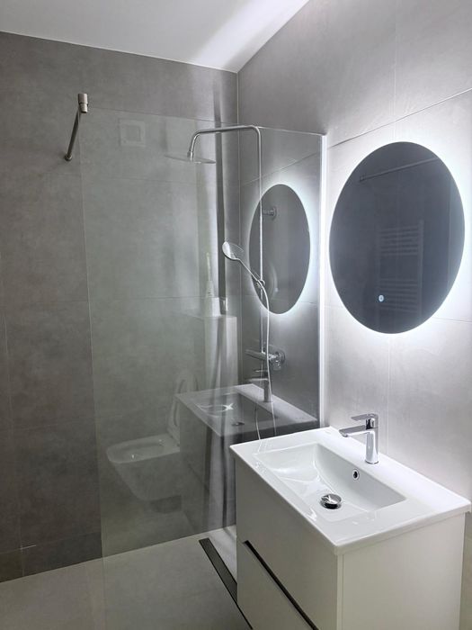 Închiriez apartament