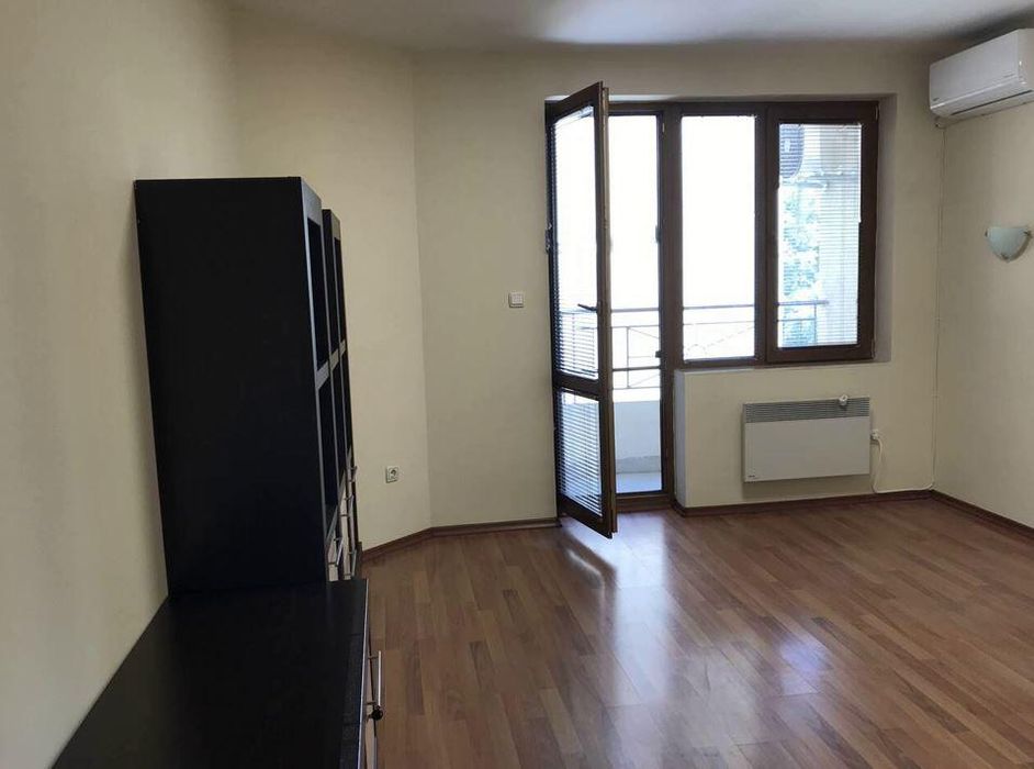 Дава се под наем Офис в Бургас, Център - 85 кв.м за 357 € - Снимка #2