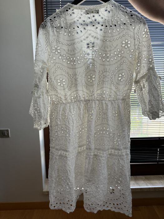 Бяла лятна рокля