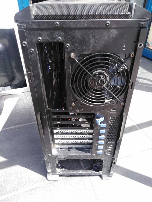 Компютърна кутия Mid-tower / Micro tower