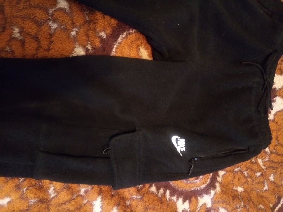 Продам теплые штаны джогеры NIKE