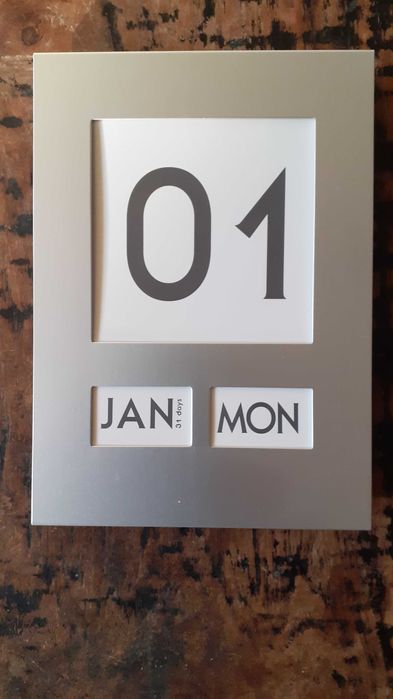 календар стенен и за бюро вечен