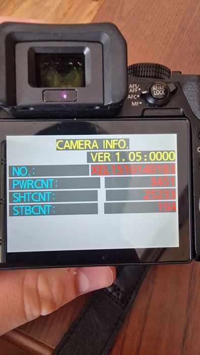 Panasonic Lumix G7 + 3 обектива (14-42, 40-150, 12mm) + 2 батерии