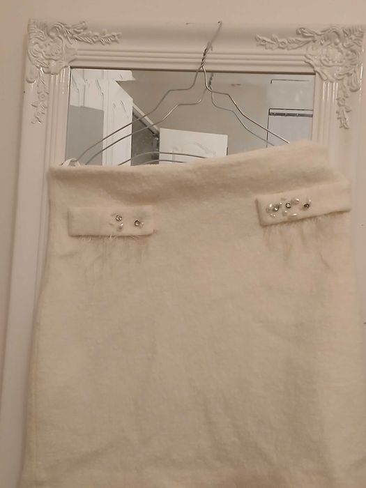 Avin поли от вълна и букле