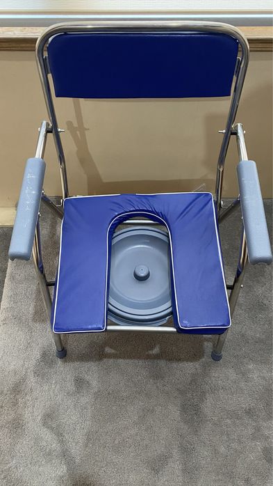 Продаю новый стул горшок для пожилых. Био туалет, складное