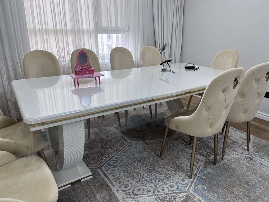 Продам стол со стульями в комплекте