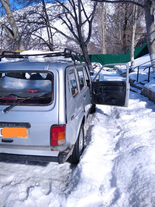 Нива ВАЗ 21310 сотилади