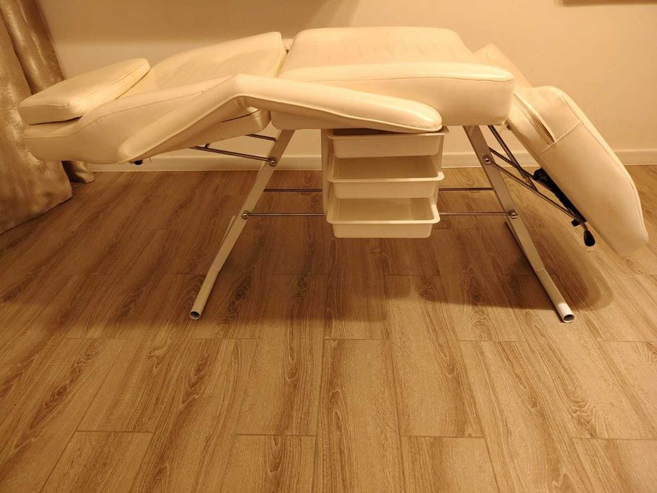 Pat de cosmetică, în stare bună