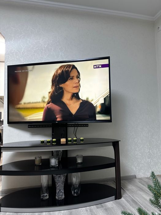 Продам тумбу под телевизор