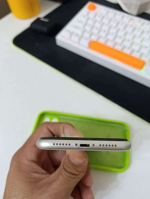 iPhone 11 в хорошем состоянии