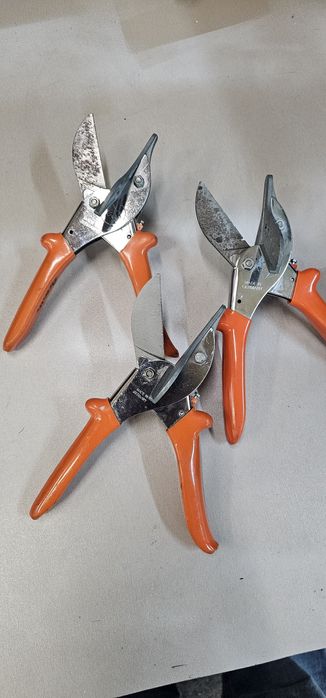 Foarfeca profesionala pentru profile .Taiere la unghi