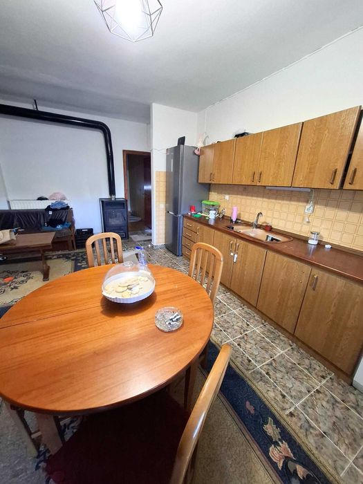 Продава двуетажна къща 150 м2 + 80 м2 и двор 400 м2 в Аспровалта, Гърция