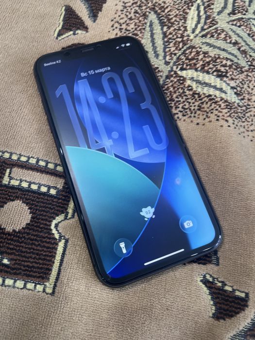 Продам айфон 11 с коробкой