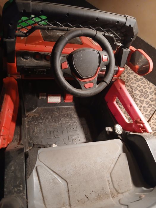 Vând jeep copii electric