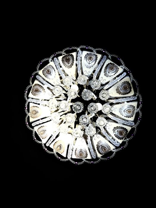 Продается люстра, 3 режима освещения