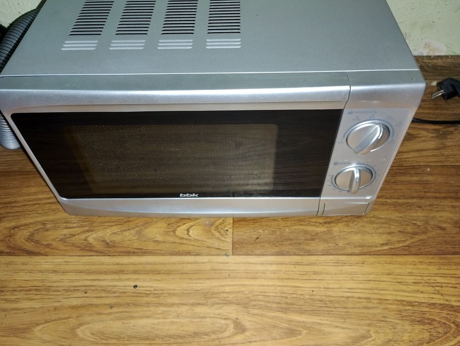 Микроволновая печь BBK рабочая