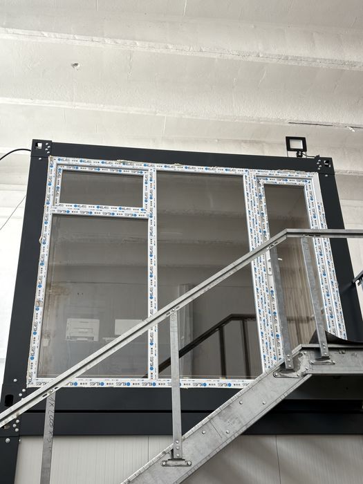 Vând structură metalică pentru container,din tabla zincata de 3 mm