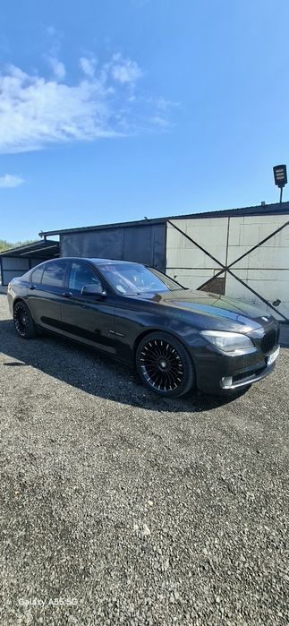 Vând BMW f01 740d