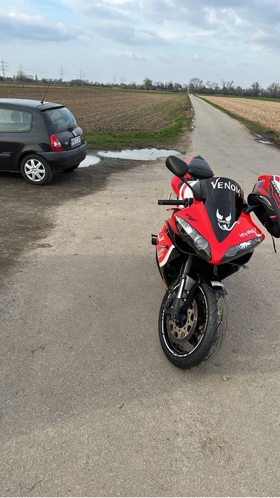 Yamaha R1 Santander– Stare excelentă, multe piese noi, Akrapovič