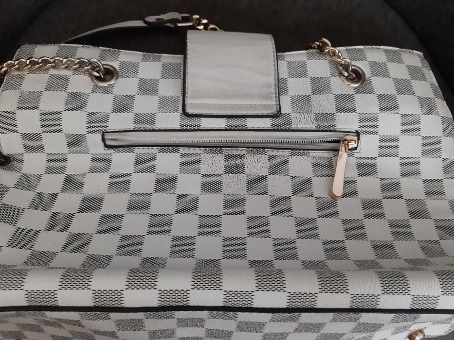 Geanta de mana Louis Vuitton   i RARA LV