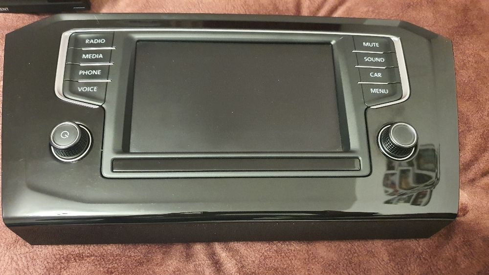 Display MIB 2  VW PASSAT B8 / 2016 , unitate torpedou și rama.