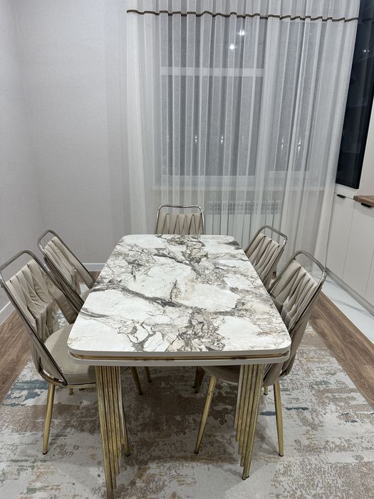 Стол орындықтарымен