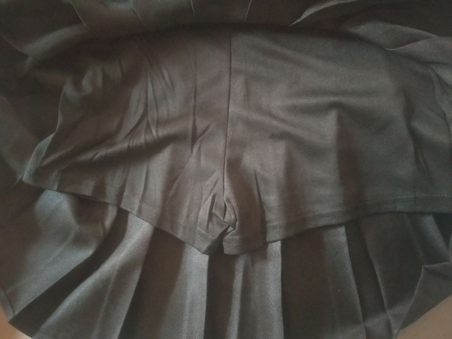 moda boʻlgan shortikli qora yupka.zamokli