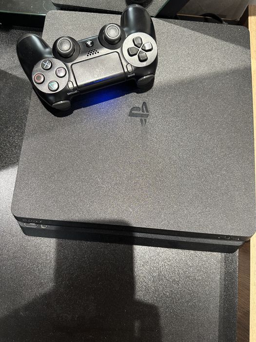 PlayStation 4 Slim 1TB + Оригинален DualShock 4 | Отлично състояние