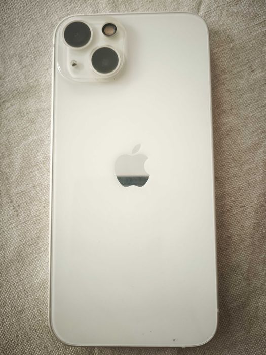 Продавам iPhone 13
