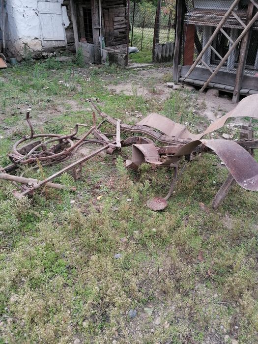 Schelet din fier de caleașcă (birjă) cu roata a 5a fără arcuri și roti