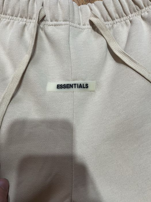 Pantaloni eseentials