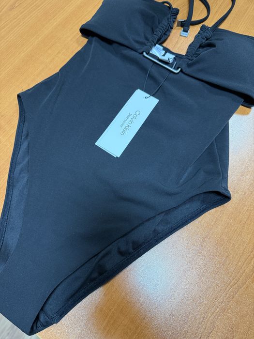 Нов цял бански Calvin Klein 50 % намален