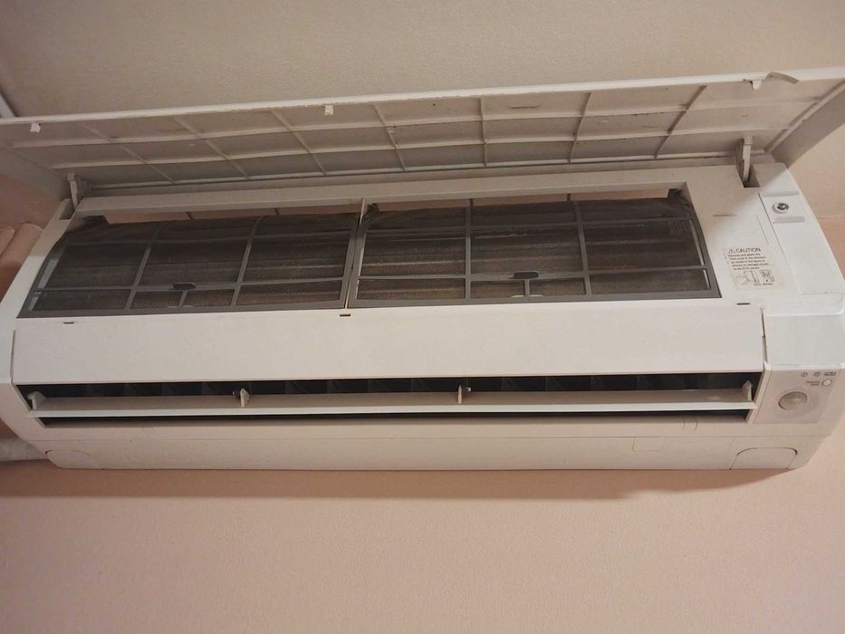 Климатик HITACHI RAK-25 Rxe За Ремонт или за части