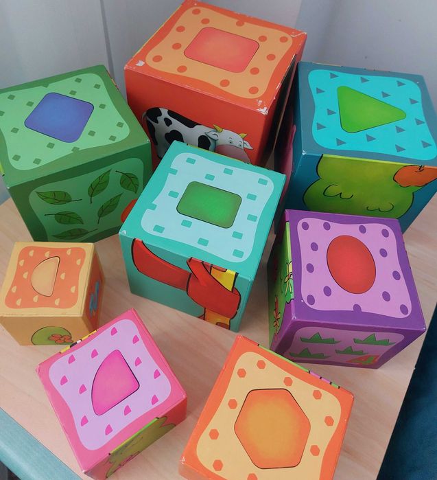 Turn de stivuire pentru copii - Small Foot, 8 cuburi, +12 luni