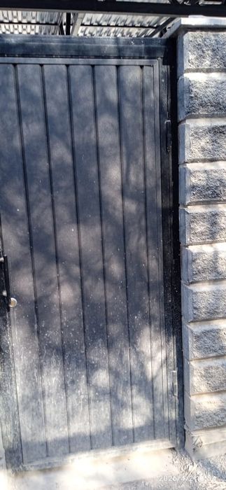 Бригада строителей дом фундамент.