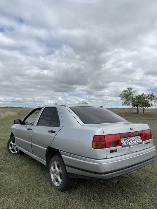 Машина seat toledo