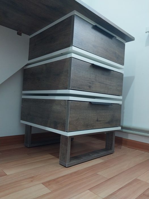 Стол для дома и офиса