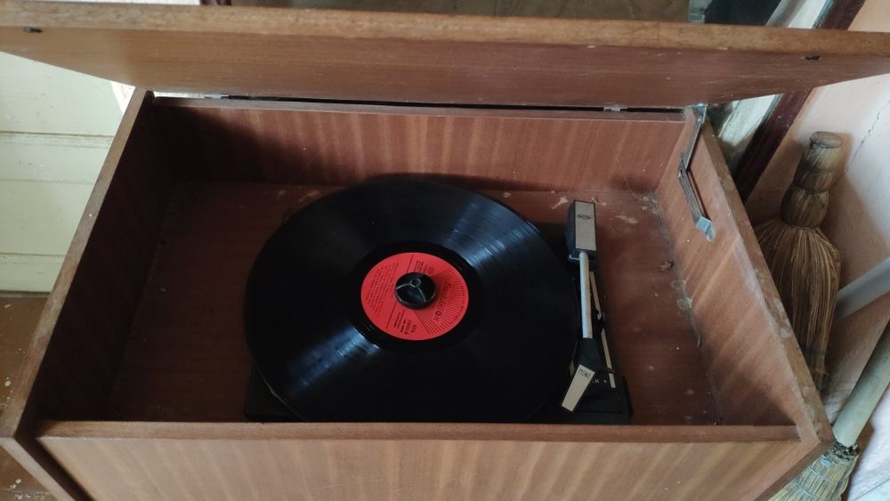 Радио грамофон ретро