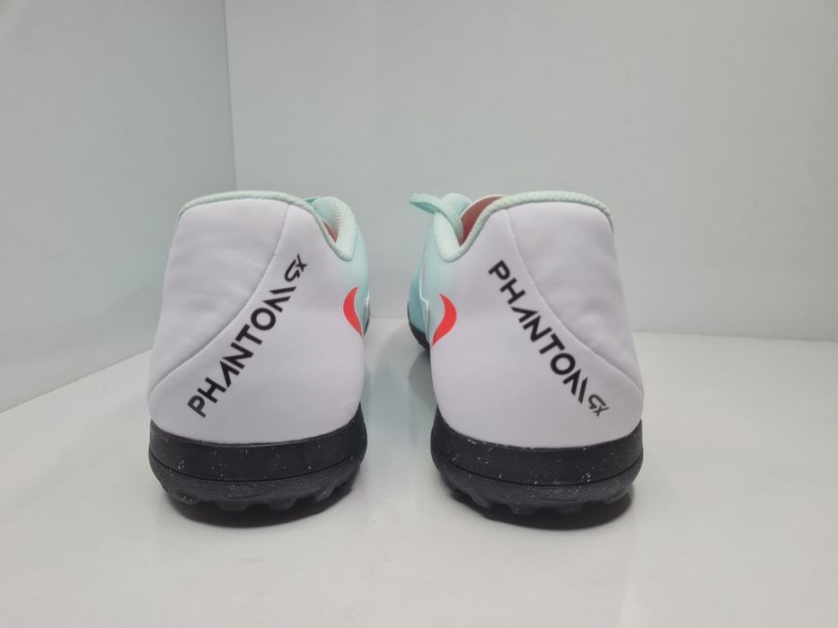 Стоножки Nike Phantom Gx 2

Чисто нови с кутия. 

Размер 45.5 стелка 2