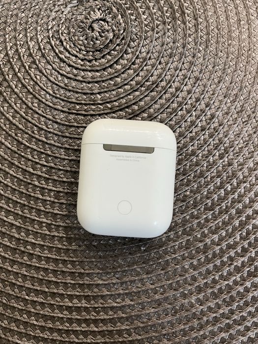 Airpods (1st generation)