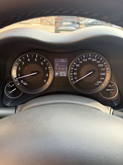 Срочно продается автомобиль INFINITI LUXURY Q70