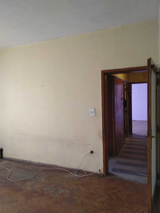 Продава се Двустаен апартамент в Перник, Изток - 57 кв.м за 965 €/кв.м - Снимка #2