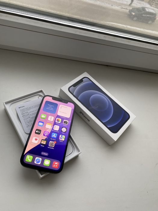 Iphone 12 в отличном состоянии